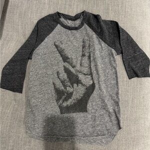 Lauren Moshi Kids- Gray Raglan Kids Shirt with Peace Sign 4/5 T